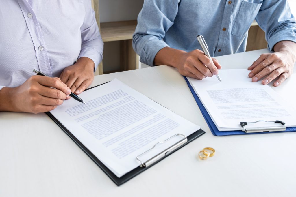 testament bij scheiden, erven bij scheiding, erven bij scheiden, testament, overlijden na scheiding, Mediator Veenendaal, Mediator Ede, Mediator Wageningen, Mediator Driebergen, Mediation Driebergen, Mediator Elst, Mediator Rhenen, Mediator Leersum, Mediator Utrechtse Heuvelrug, Mediator Barneveld, Mediator Doorn, Mediator Amerongen, scheiding, echtscheiding, Mediation Veenendaal, Mediation Ede, Mediation Wageningen, Mediation Elst, Mediation Rhenen, Mediation Leersum, Mediation Utrechtse Heuvelrug, Mediation Barneveld, Mediation Doorn, Mediation Amerongen, Mediator Tiel, Mediation Tiel, scheiden